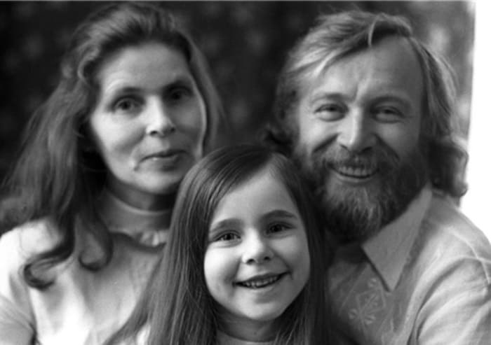 Иннокентий Смоктуновский с женой и дочерью | Фото: legendy-kino.ru Иннокентий Смоктуновский с женой и дочерью | Фото: legendy-kino.ru