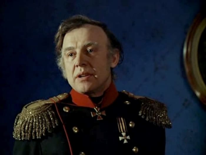 Иннокентий Смоктуновский в фильме *Звезда пленительного счастья*, 1975 | Фото: kino-teatr.ru Иннокентий Смоктуновский в фильме *Звезда пленительного счастья*, 1975 | Фото: kino-teatr.ru