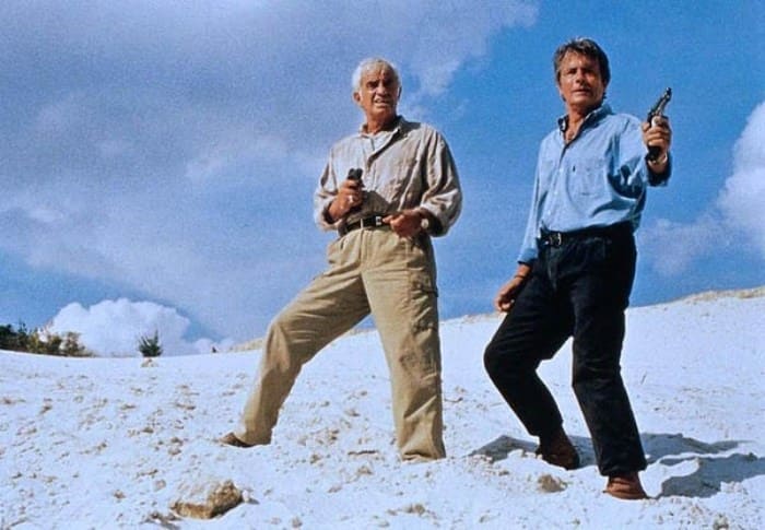 Жан-Поль Бельмондо и Ален Делон в фильме *Один шанс на двоих*, 1998 | Фото: gorod.tomsk.ru Жан-Поль Бельмондо и Ален Делон в фильме *Один шанс на двоих*, 1998 | Фото: gorod.tomsk.ru