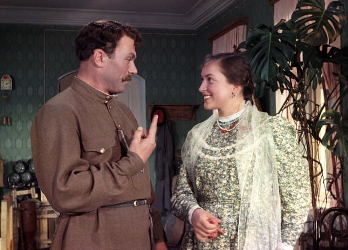 Клара Лучко с мужем Сергеем Лукьяновым в фильме *Кубанские казаки*, 1949 | Фото: liveinternet.ru Клара Лучко с мужем Сергеем Лукьяновым в фильме *Кубанские казаки*, 1949 | Фото: liveinternet.ru