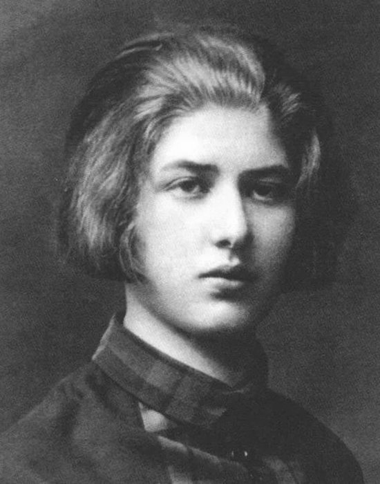 Лидия Чуковская в юности. / Фото: dev.radiovera.ru Лидия Чуковская в юности. / Фото: dev.radiovera.ru