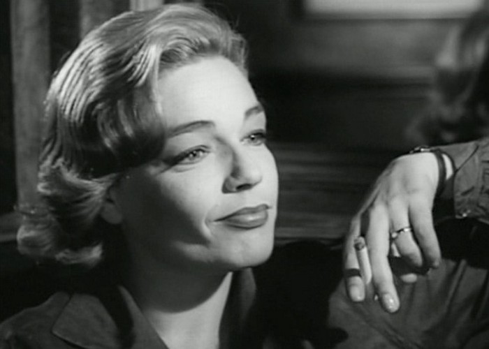 Звезда, которая впитала шарм и чувственном Парижа. / Фото: cosmo.actorz.ru