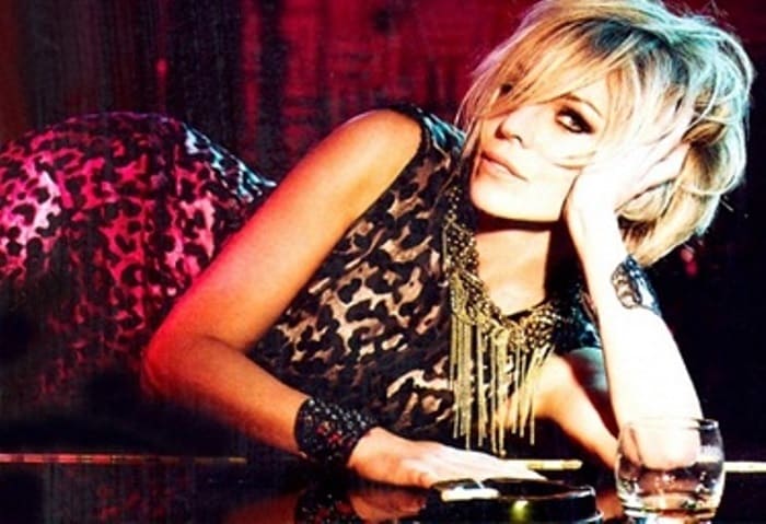 Одна из самых красивых и сексуальных певиц 1990-х гг. | Фото: aif.by Одна из самых красивых и сексуальных певиц 1990-х гг. | Фото: aif.by