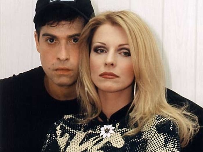 Наталья Ветлицкая в дуэте с Максимом Покровским записала песню *Реки* | Фото: vev.ru Наталья Ветлицкая в дуэте с Максимом Покровским записала песню *Реки* | Фото: vev.ru