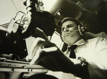 На фото: Заслуженный пилот СССР Олег Смирнов