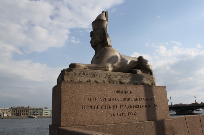 Аничков мост в 1840-х годах. Аничков мост в 1840-х годах.