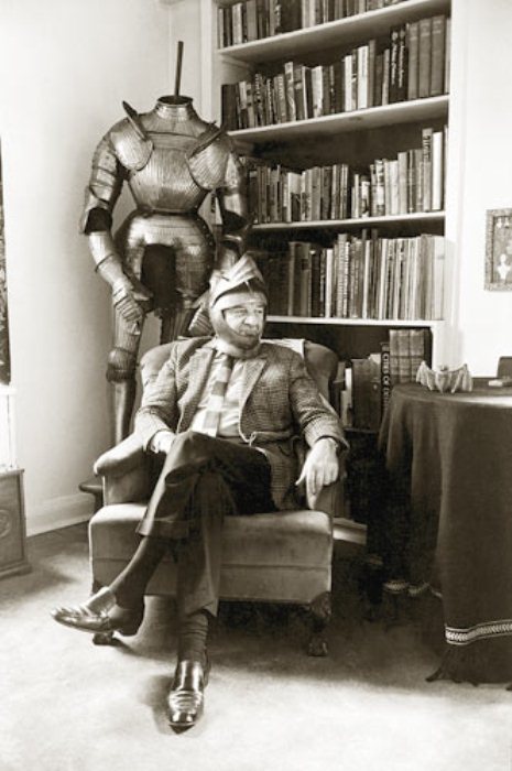 Карикатурист Чарльз Аддамс Карикатурист Чарльз Аддамс