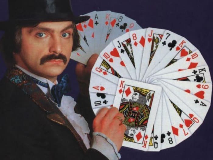 Амаяк Акопян продолжил дело отца | Фото: feershow.ru Амаяк Акопян продолжил дело отца | Фото: feershow.ru