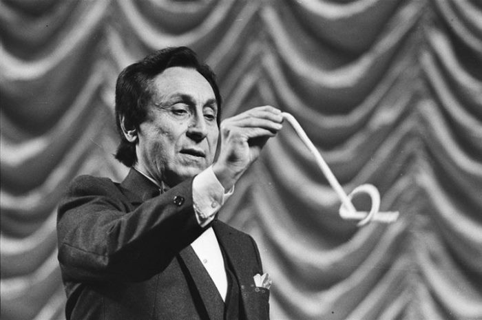 Арутюн Акопян во время выступления | Фото: aif.ru Арутюн Акопян во время выступления | Фото: aif.ru