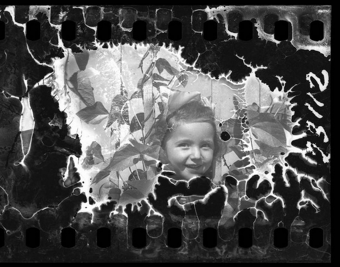 Улыбающийся ребенок. Улыбающийся ребенок.