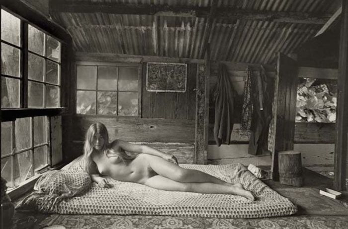 Хиппи пропагандировали стремление вернуться к природной чистоте. Хиппи пропагандировали стремление вернуться к природной чистоте.