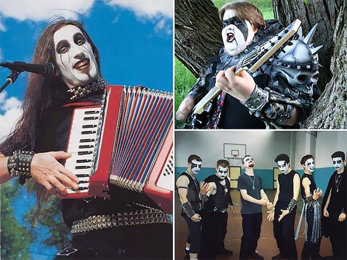 Этот снимок металлиста с аккордеоном стал популярным интернет-мемом. | Фото: bigsmi.com. Этот снимок металлиста с аккордеоном стал популярным интернет-мемом. | Фото: bigsmi.com.