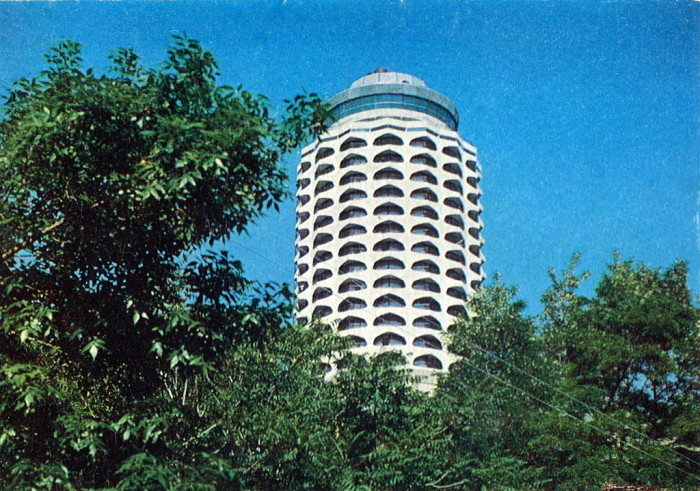 Многоэтажный архитектурный комплекс в городе Ереван. Многоэтажный архитектурный комплекс в городе Ереван.