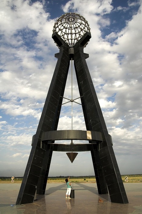 Китайцы уверены: географический центр Азии находится на их территории.