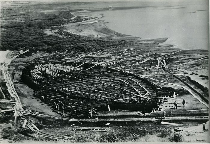 Останки римского корабля на озере Неми. | Фото: commons.wikimedia.org. Останки римского корабля на озере Неми. | Фото: commons.wikimedia.org.