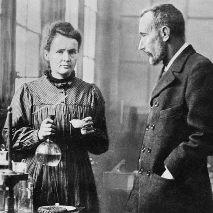 Пьер и Мария за работой. Пьер и Мария за работой.