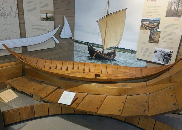 Саттон-Ху, англосаксонский погребальный курган. Саттон-Ху, англосаксонский погребальный курган.