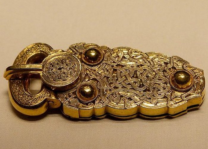 Большая пряжка. Большая пряжка.