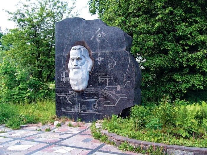 Памятник Ивану Кулибину в Нижнем Новгороде | Фото: top-antropos.com Памятник Ивану Кулибину в Нижнем Новгороде | Фото: top-antropos.com