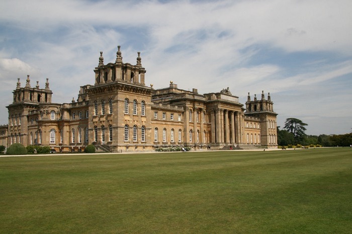 Бленхеймский дворец - родовое поместье герцогов Мальборо. Бленхеймский дворец - родовое поместье герцогов Мальборо.