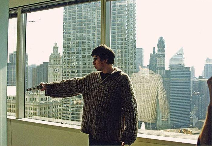 Сергей Бодров на съемках фильма *Брат-2*, 2000 | Фото: timeallnews.com Сергей Бодров на съемках фильма *Брат-2*, 2000 | Фото: timeallnews.com