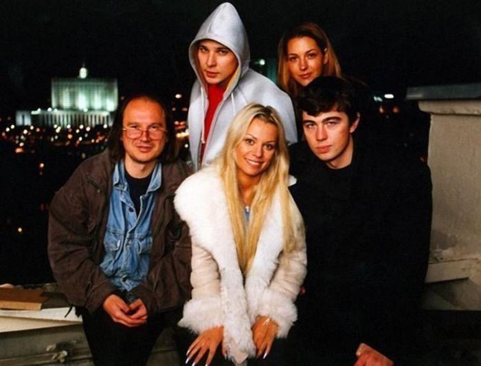 На съемках фильма *Брат-2* | Фото: lifeonphoto.com На съемках фильма *Брат-2* | Фото: lifeonphoto.com