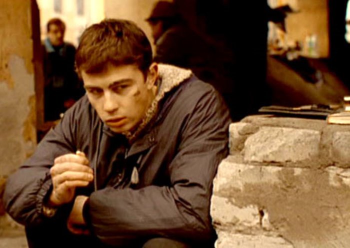 Сергей Бодров в фильме *Брат*, 1997 | Фото: kino-teatr.ru Сергей Бодров в фильме *Брат*, 1997 | Фото: kino-teatr.ru