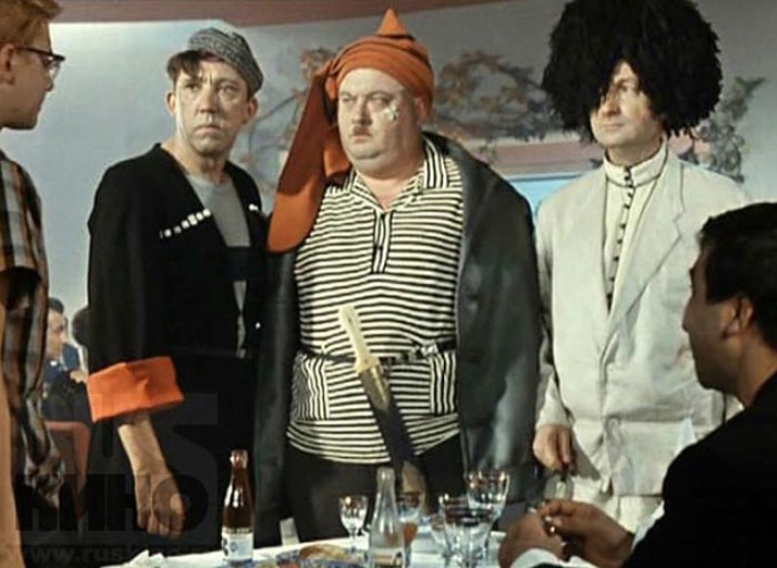 Кадр из фильма *Кавказская пленница*, 1966 | Фото: kino-teatr.ru Кадр из фильма *Кавказская пленница*, 1966 | Фото: kino-teatr.ru