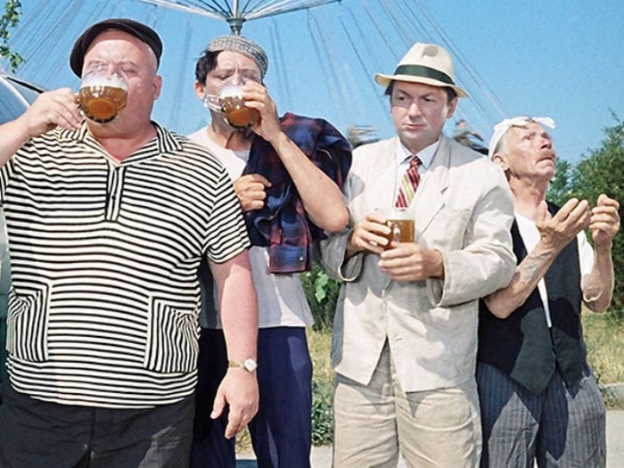 Кадр из фильма *Кавказская пленница*, 1966 | Фото: fakty.ua Кадр из фильма *Кавказская пленница*, 1966 | Фото: fakty.ua