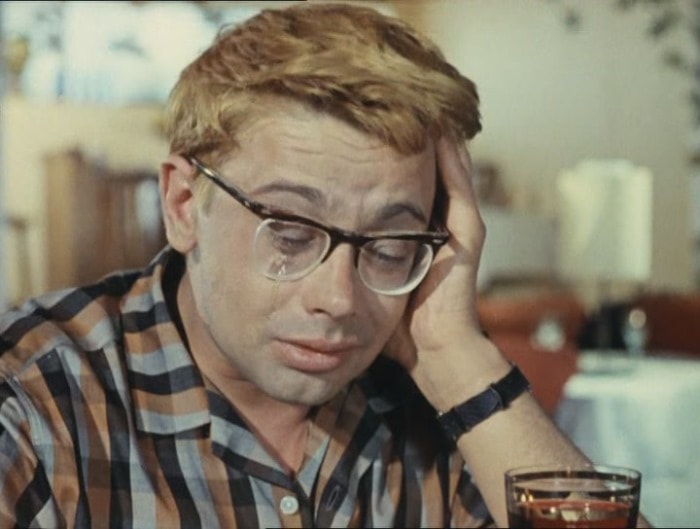 Александр Демьяненко в фильме *Кавказская пленница*, 1966 | Фото: photochronograph.ru Александр Демьяненко в фильме *Кавказская пленница*, 1966 | Фото: photochronograph.ru