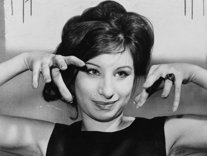 *Смешная девчона* Голливуда Барбра Стрейзанд | Фото: fancy-journal.com *Смешная девчона* Голливуда Барбра Стрейзанд | Фото: fancy-journal.com