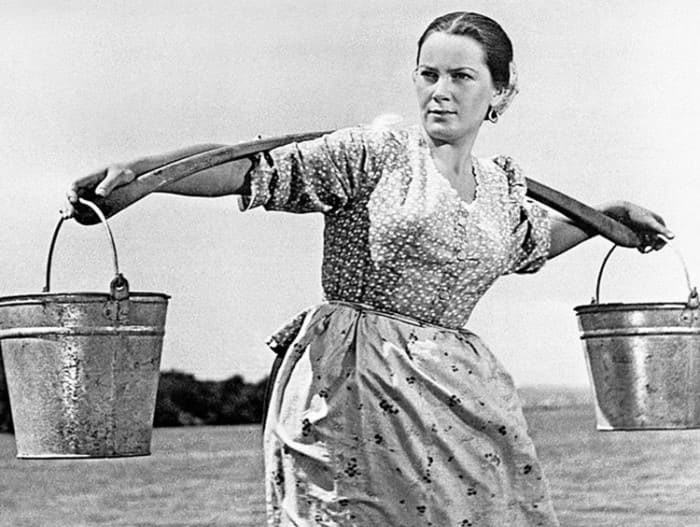 Элина Быстрицкая в роли Аксиньи | Фото: kino-teatr.ru Элина Быстрицкая в роли Аксиньи | Фото: kino-teatr.ru