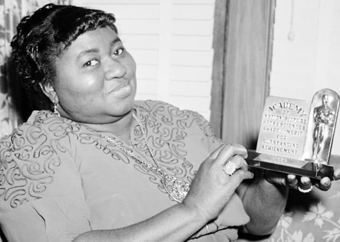 Первая темнокожая актриса, ставшая обладательницей кинопремии *Оскар* | Фото: kinokopilka.pro Первая темнокожая актриса, ставшая обладательницей кинопремии *Оскар* | Фото: kinokopilka.pro