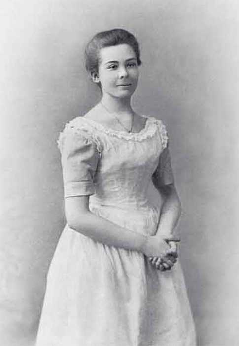 В.П.Измалкова. Начало 1900-х годов. / Фото: www.nasledie-rus.ru В.П.Измалкова. Начало 1900-х годов. / Фото: www.nasledie-rus.ru