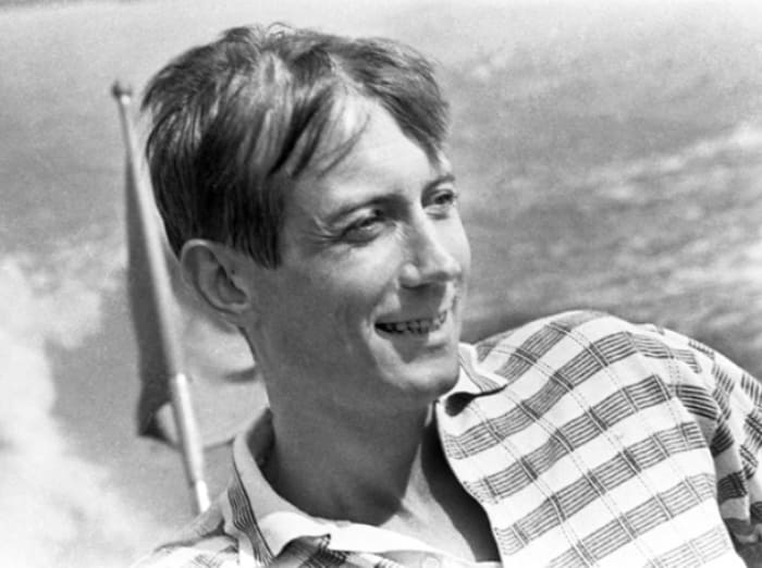 Евгений Евтушенко в молодости | Фото: evtushenko.net Евгений Евтушенко в молодости | Фото: evtushenko.net