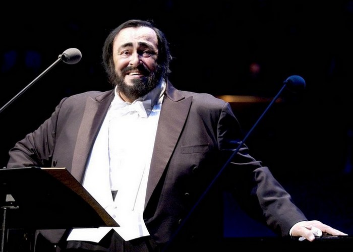 У Лучано Паваротти были трудности с оркестровым партиям./ Фото: ligaizbiratelei.ru У Лучано Паваротти были трудности с оркестровым партиям./ Фото: ligaizbiratelei.ru