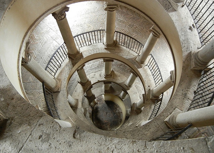 Музеи Ватикана: «Лестница Браманте». Музеи Ватикана: «Лестница Браманте».