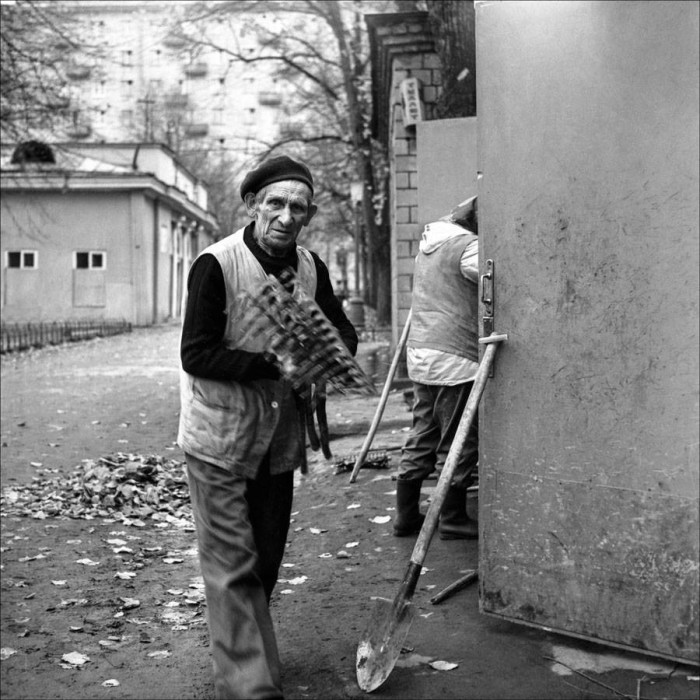 Дворники на Патриарших в 1983 году. Дворники на Патриарших в 1983 году.