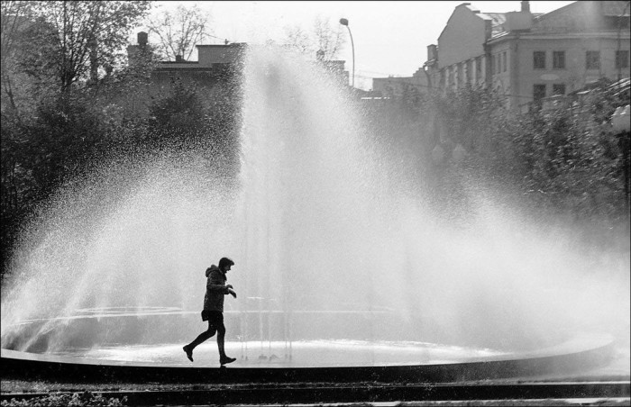 Фонтан в Новопушкинском сквере в 1984 году. Фонтан в Новопушкинском сквере в 1984 году.