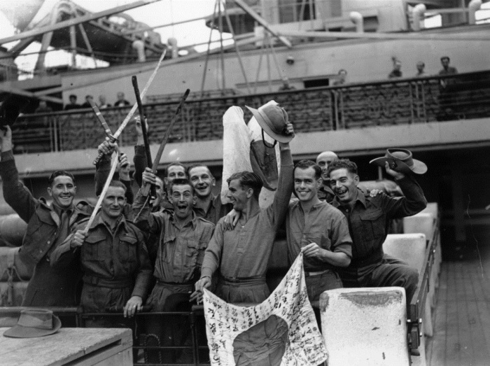 Войска возвращаются в Великобританию из стран Дальнего Востока с трофеями. Войска возвращаются в Великобританию из стран Дальнего Востока с трофеями.