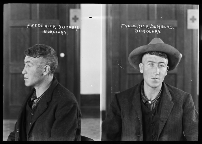 Осужден за квартирную кражу со взломом. Осужден за квартирную кражу со взломом.