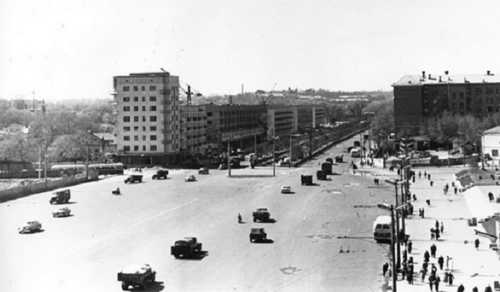 Площадь Победы с видом на бульвар Тараса Шевченко. Фото из Центрального государственного архива кинофотофонодокументов имени Пшеничного.