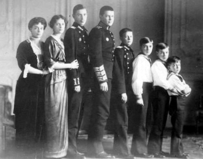 Великая княгиня Ксения Александровна с детьми | Фото: liveinternet.ru