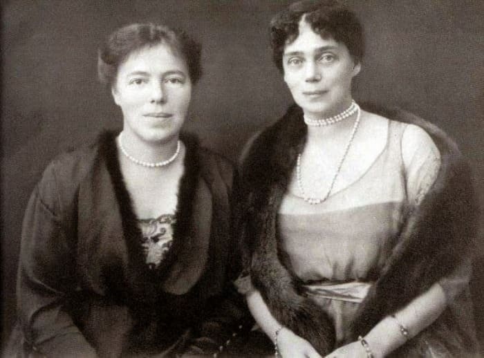 Сестры Ольга и Ксения в Дании | Фото: romanovs-russia.blogspot.ru