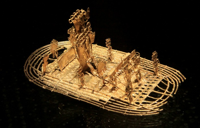 Инициация нового «зипа» (правителя) на озере Гуатавита. Инициация нового «зипа» (правителя) на озере Гуатавита.