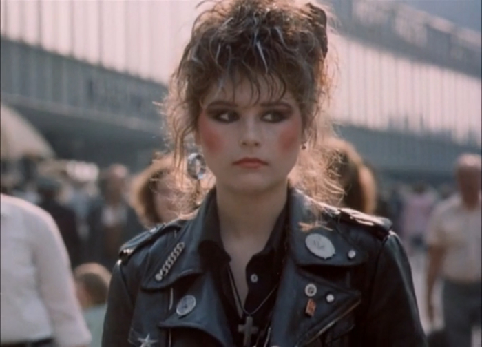 Оксана Арбузова в фильме "Авария - дочь мента" Оксана Арбузова в фильме "Авария - дочь мента"