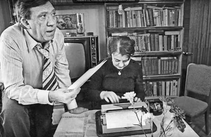 Домашняя работа. / Фото: www.sv-scena.ru Домашняя работа. / Фото: www.sv-scena.ru