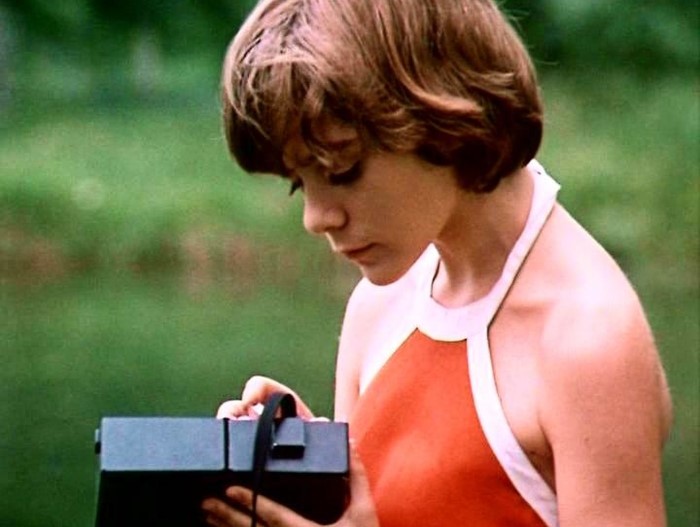 Наталья Гусева в фильме *Гостья из будущего*, 1984 | Фото: woman.ru Наталья Гусева в фильме *Гостья из будущего*, 1984 | Фото: woman.ru