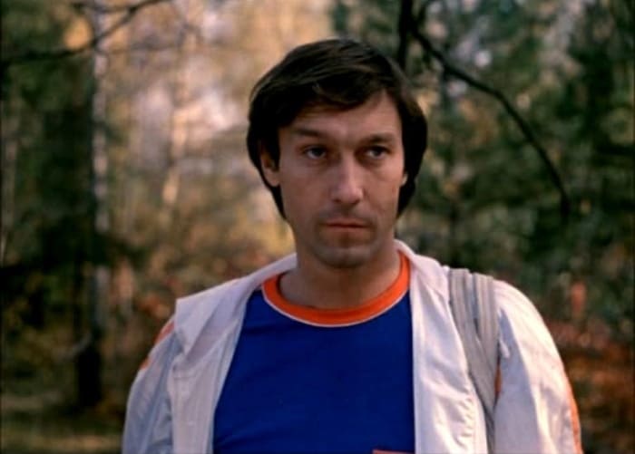 Олег Янковский в фильме *Влюблен по собственному желанию*, 1982 | Фото: kino-teatr.ru Олег Янковский в фильме *Влюблен по собственному желанию*, 1982 | Фото: kino-teatr.ru