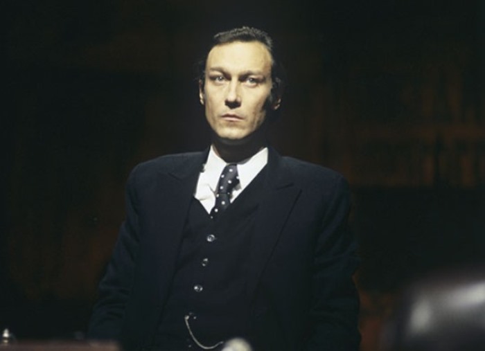 Олег Янковский в спектакле *Синие кони на красной траве* | Фото: 24smi.org Олег Янковский в спектакле *Синие кони на красной траве* | Фото: 24smi.org